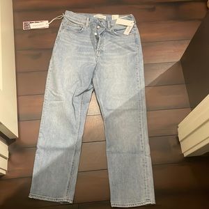 NWT. The Arlo High Rise Straight from Aritzia